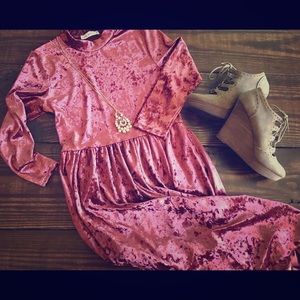 NWT ashley LeMieux 3/4 sleeve velvet midi dress